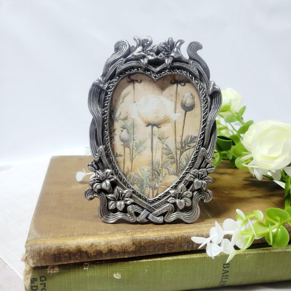 Small Pewter Art Nouveau Picture Frame Photo Frame Vintage Ribbon Scroll
